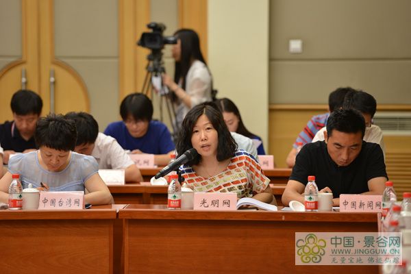 光明网：做好传统文化 在网民中竖起一面旗帜